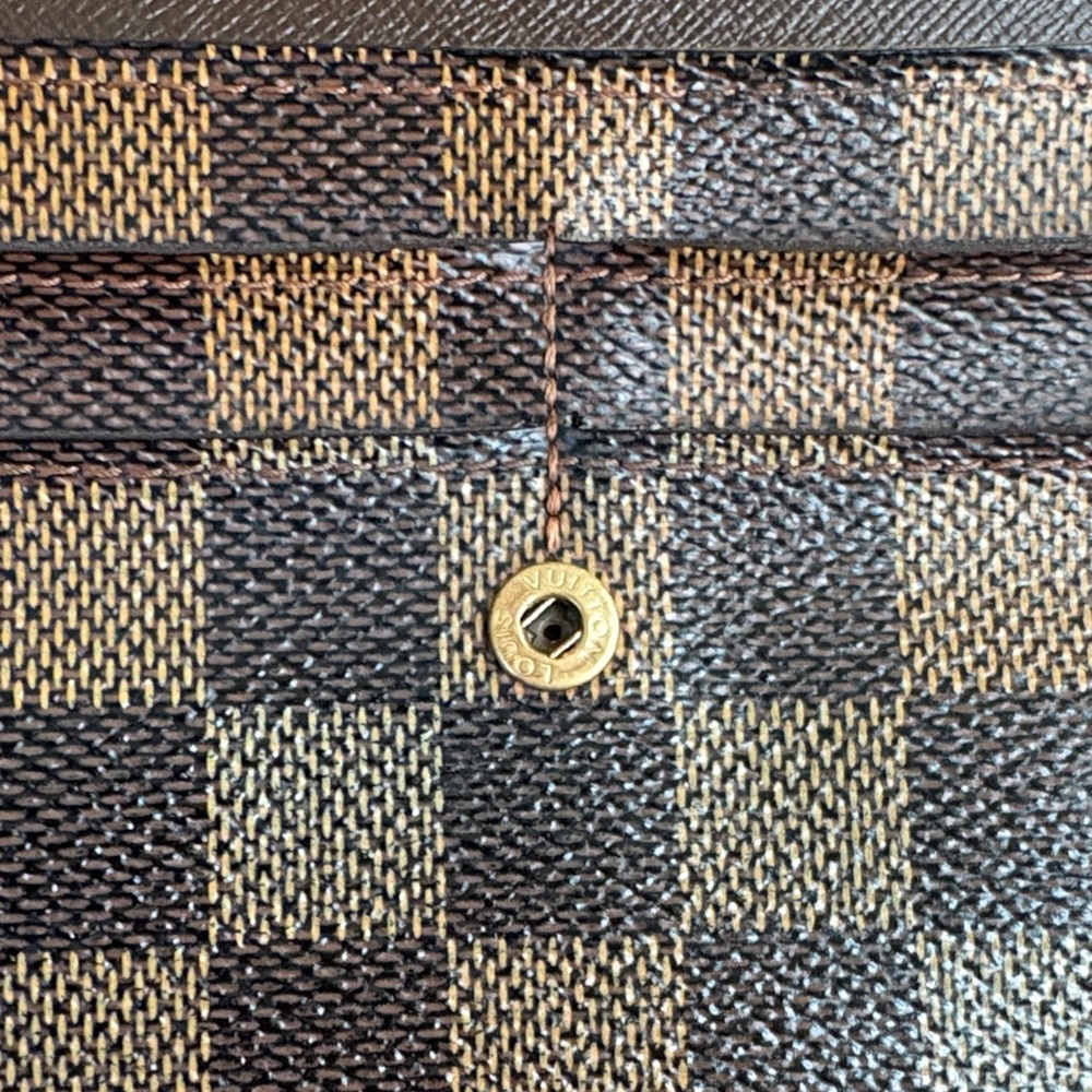 Louis Vuitton Wallet with Button Closure - Picture 13 of 13